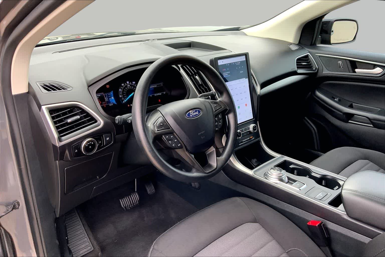 Used 2024 Carbonized Gray Metallic Ford SE image 15