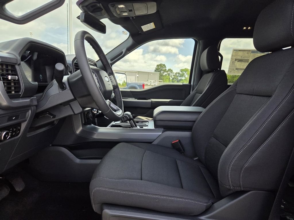 New 2026 Oxford White Ford XLT image 13