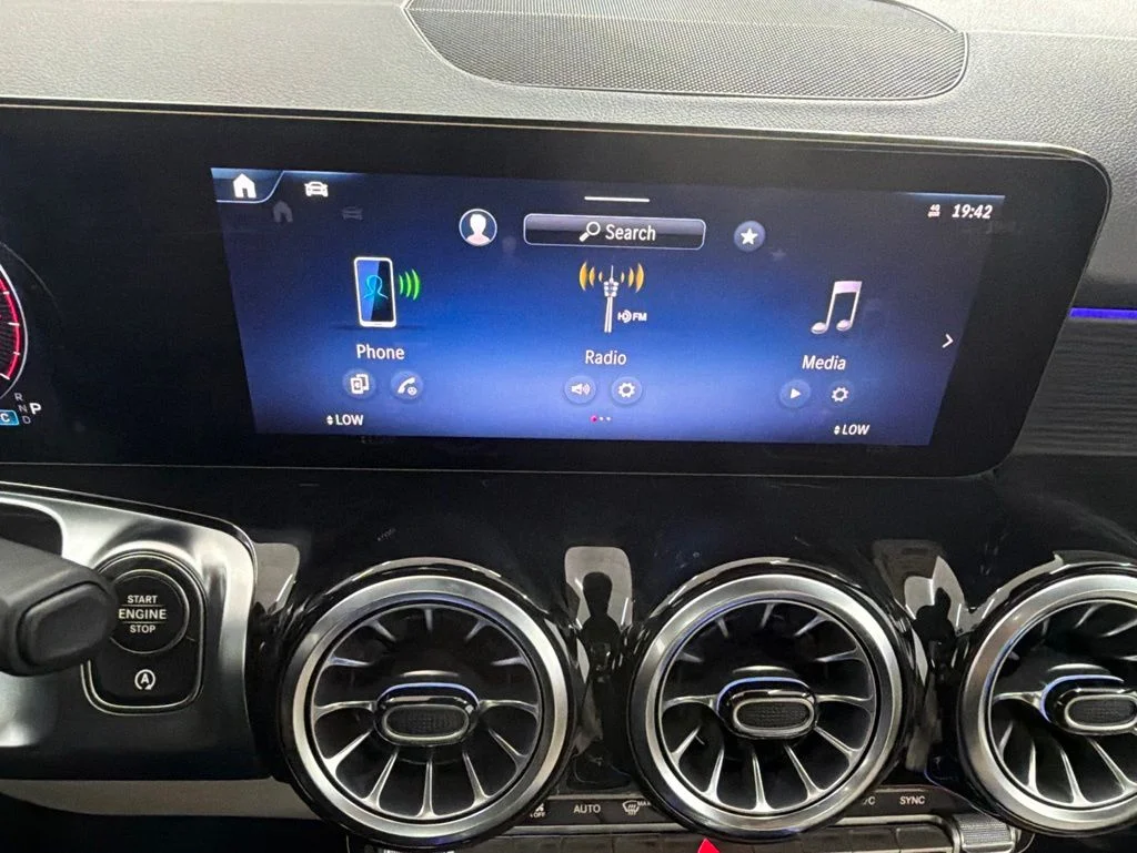 New 2026 Black Mercedes-Benz GLB 250 image 32