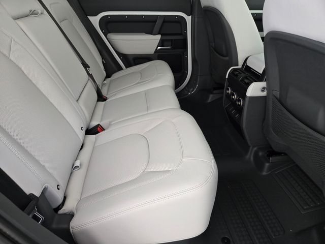 New 2026 Fuji White Land Rover X-Dynamic SE image 17