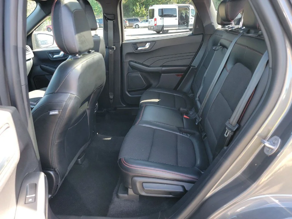 Used 2023 Gray Ford ST-Line image 19