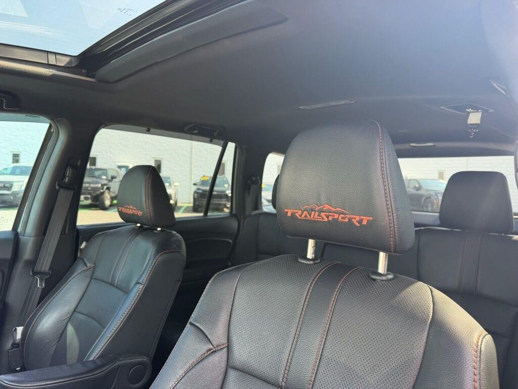 Used 2022 Sonic Gray Pearl Honda TrailSport AWD image 9