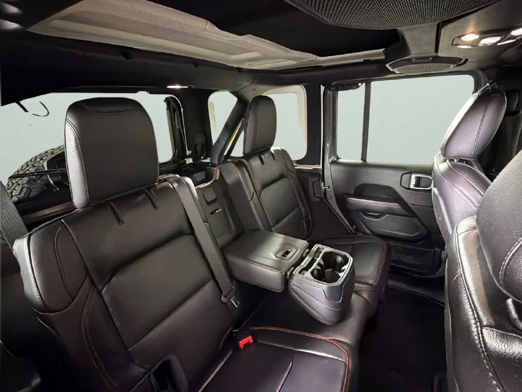 Used 2021  Jeep Unlimited Rubicon image 27
