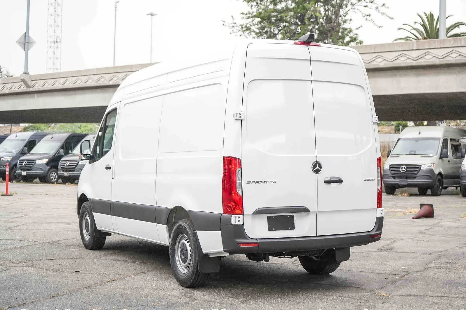 New 2026 Arctic White Mercedes-Benz Cargo 144WB High Roof RWD 2.0L I4 Diesel Turbo SO image 9