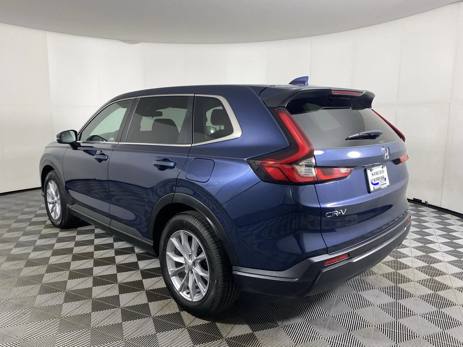 Used 2024 Canyon River Blue Metallic Honda EX image 5