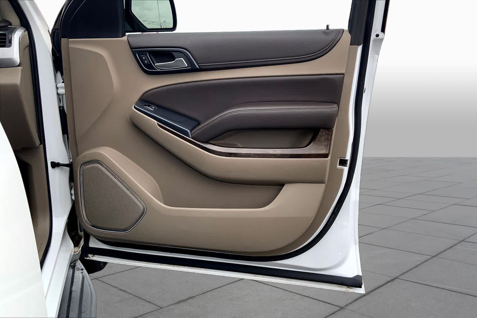 Used 2015 Summit White Chevrolet LS image 22