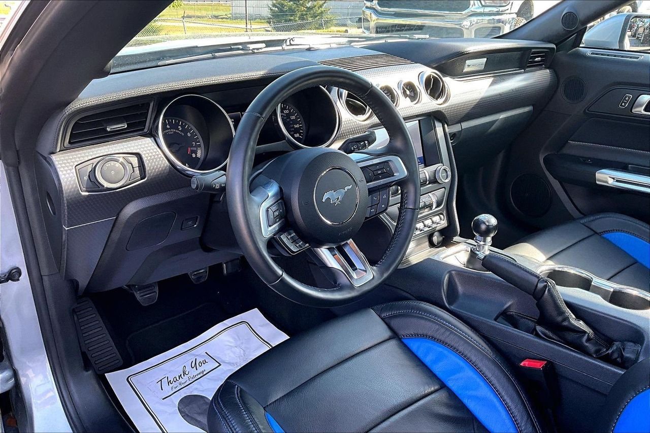 Used 2021 ICONIC SILVER Ford GT Fastback image 18