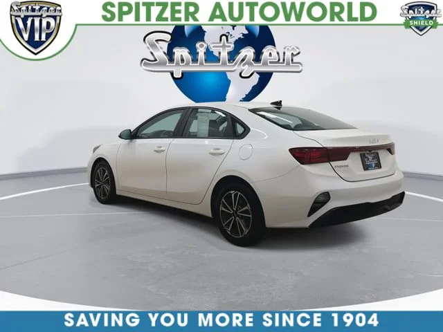 Used 2022 Snow White Pearl Kia LXS image 7