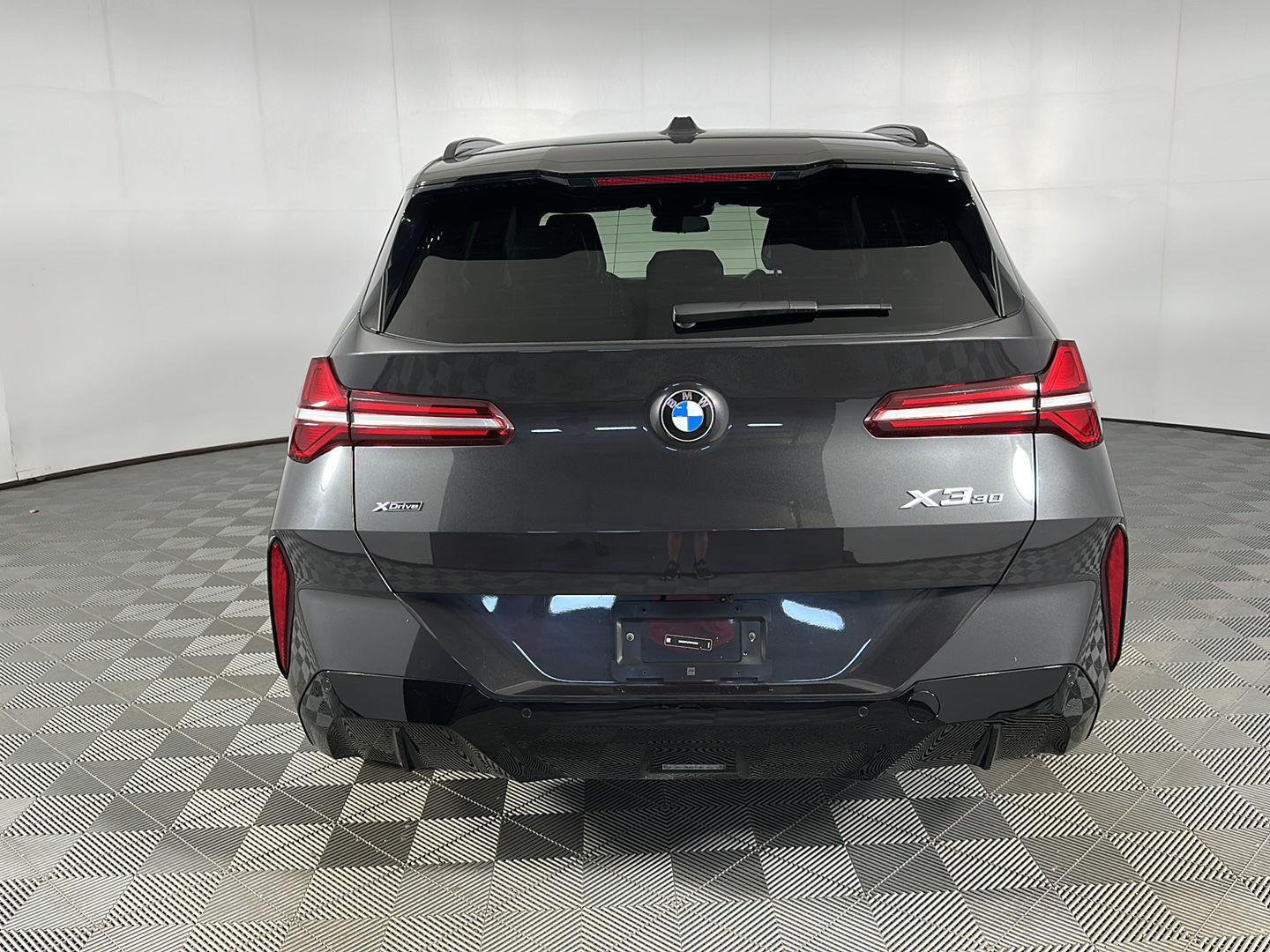 New 2026 Dark Graphite Metallic BMW 30 xDrive image 24