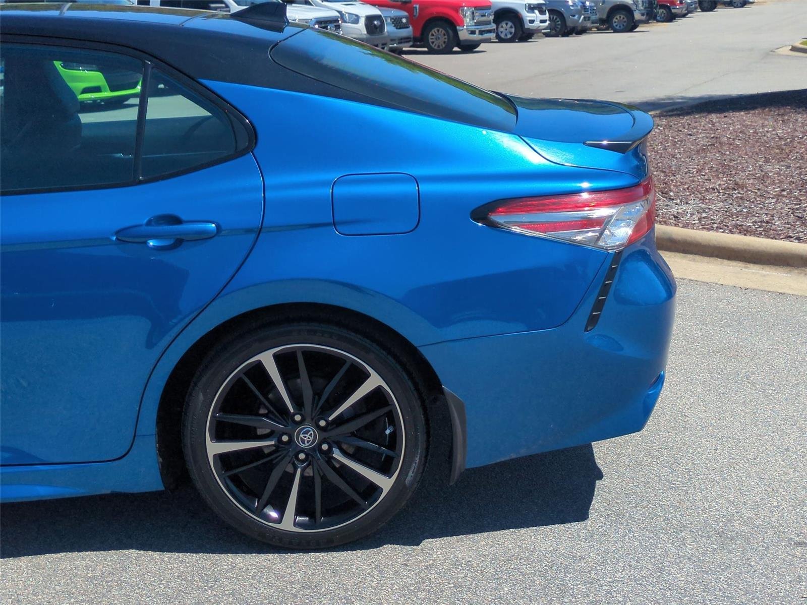 Used 2019 Blue Streak/Midnight Black Metallic Toyota XSE image 11
