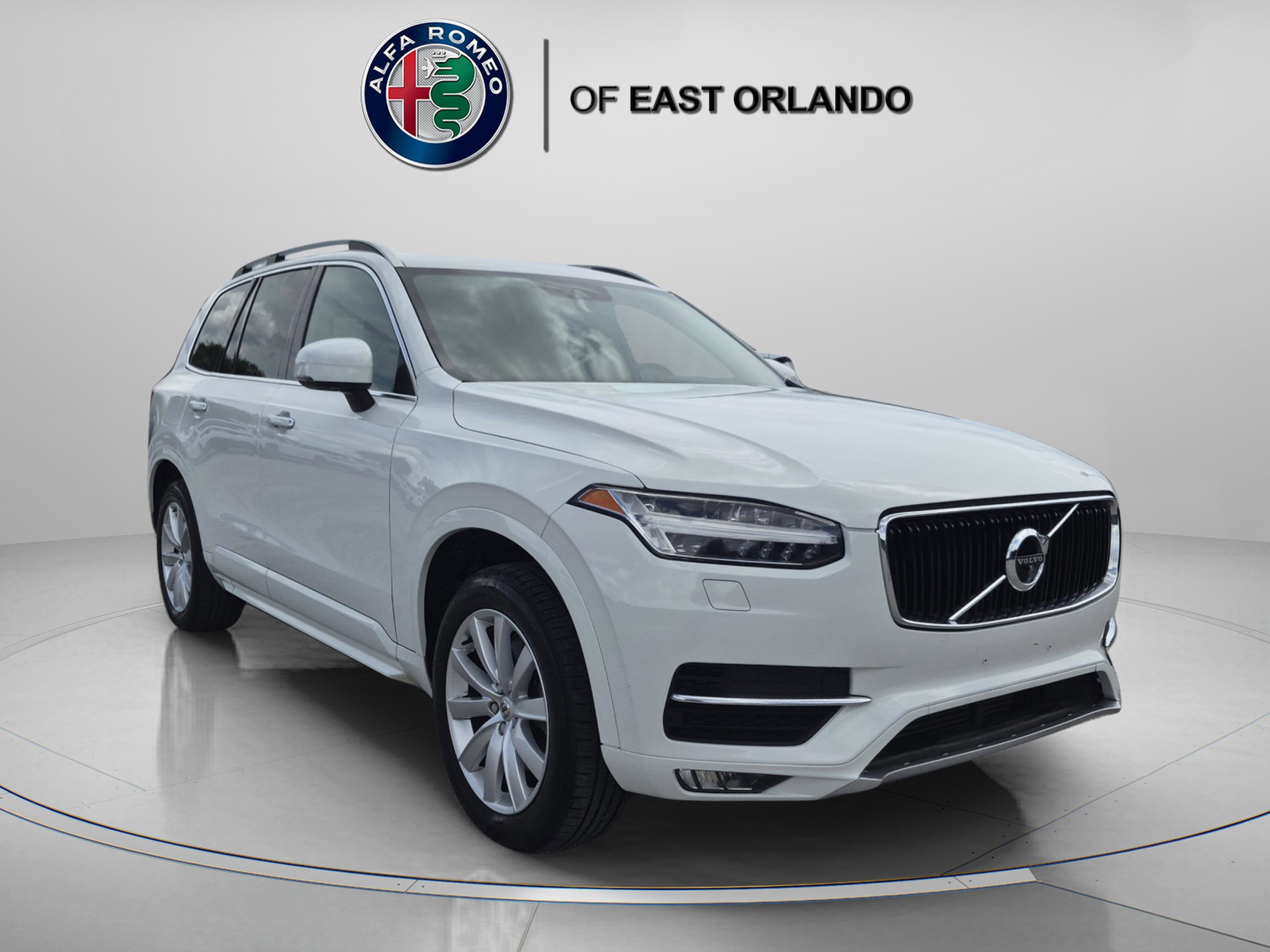 2017 Volvo XC90 T6 AWD Momentum's photo