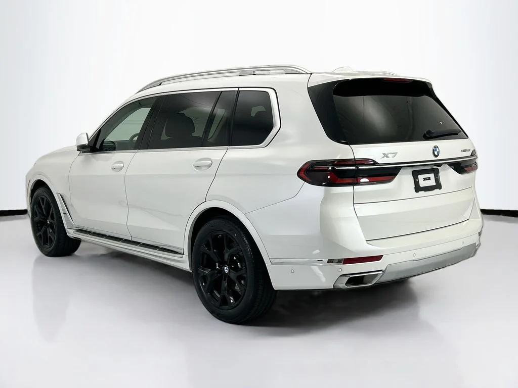 Used 2026 White BMW xDrive40i image 7