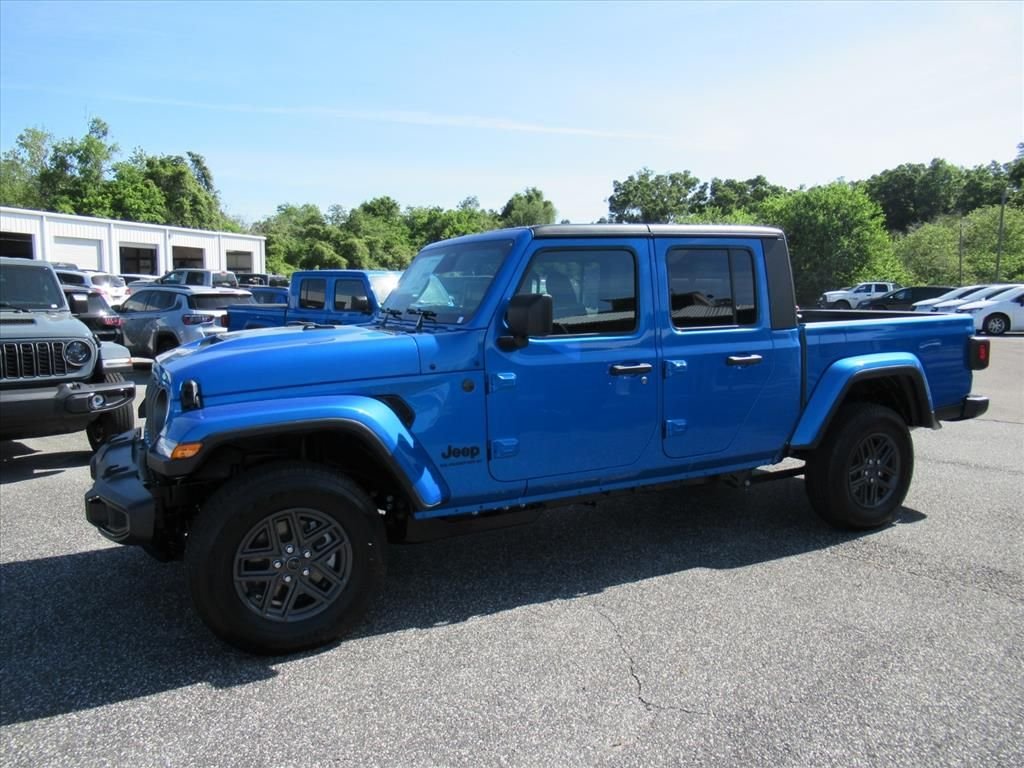 New 2026 Hydro Blue Pearl-Coat Exterior Paint Jeep Sport S image 4