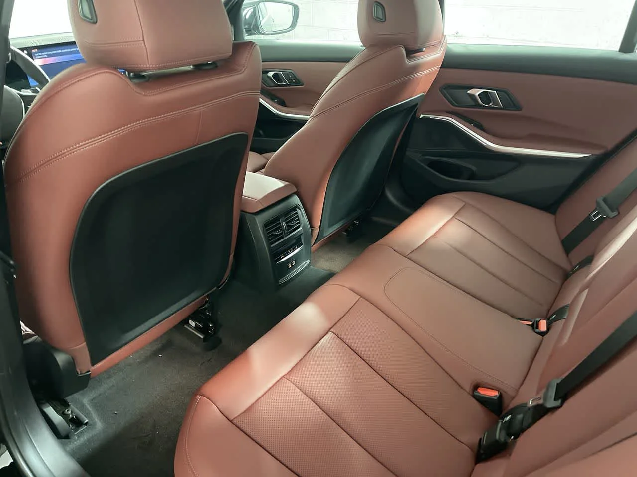 2024 BMW 3 Series 330i - Photo 13