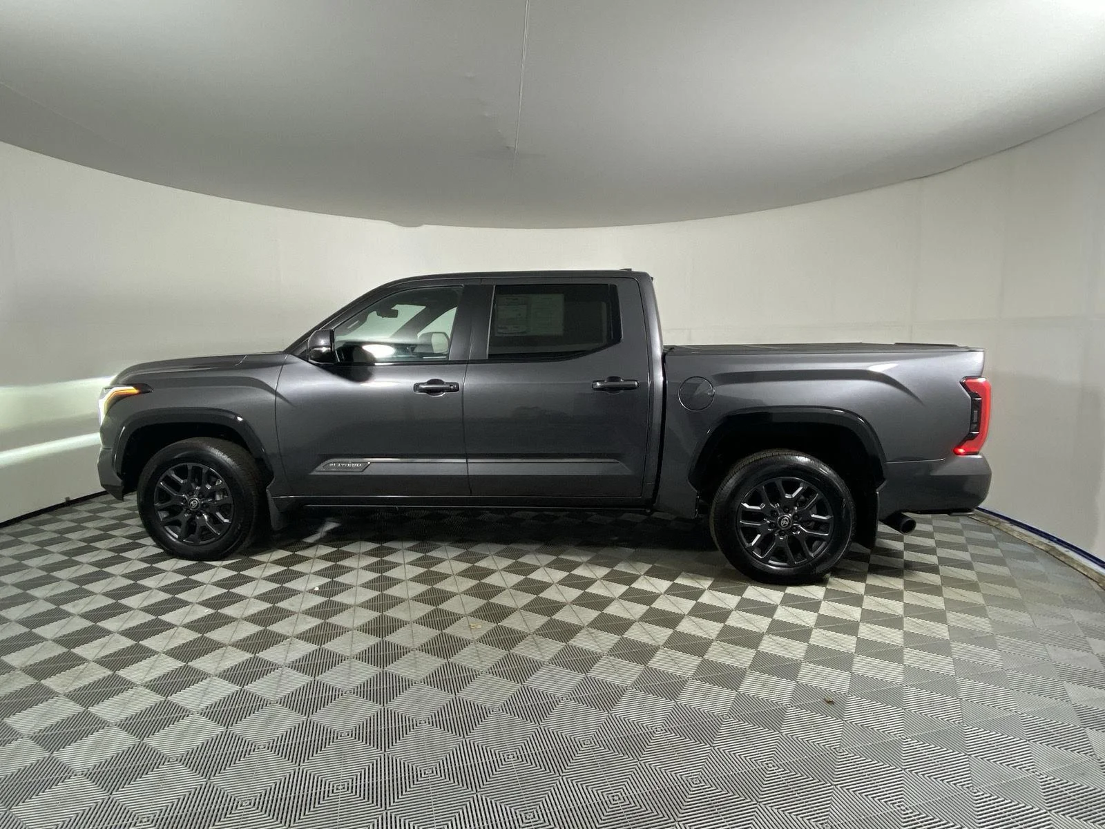 Used 2025 Magnetic Gray Metallic Toyota Platinum image 4