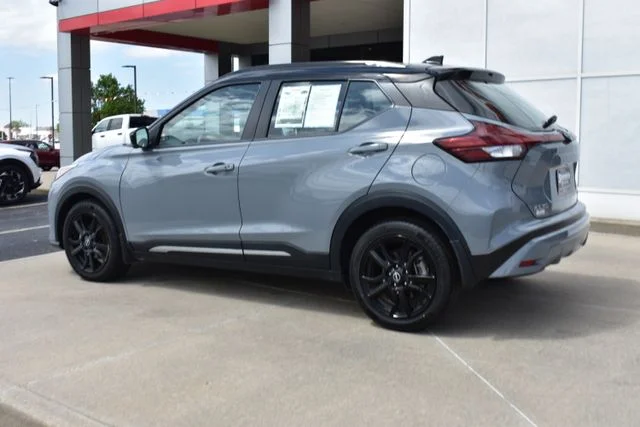 Used 2023 Gray Nissan SR image 7