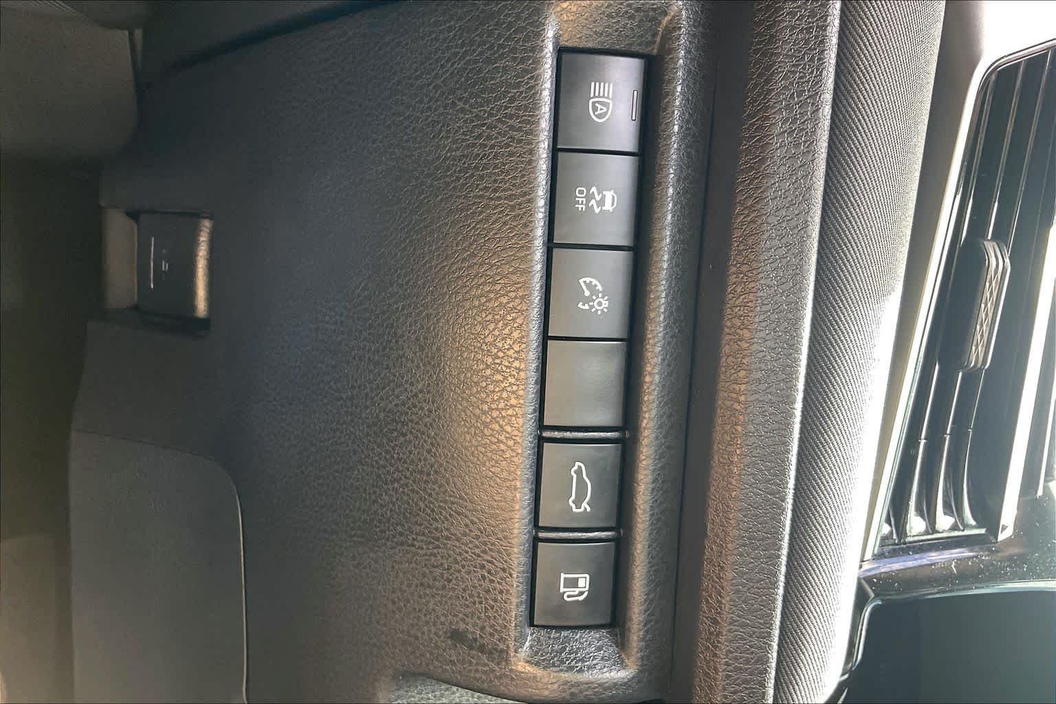 Used 2025 Celestial Silver Metallic Toyota LE image 33
