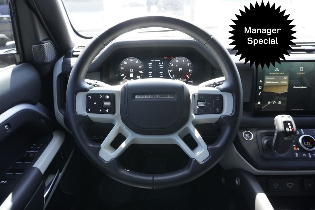 Used 2024 Silver Land Rover V8 image 10