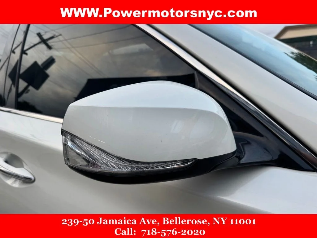 Used 2018 White INFINITI 3.0t LUXE image 14