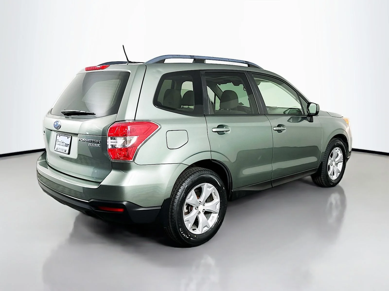 Used 2015 Green Subaru 2.5i Premium image 7
