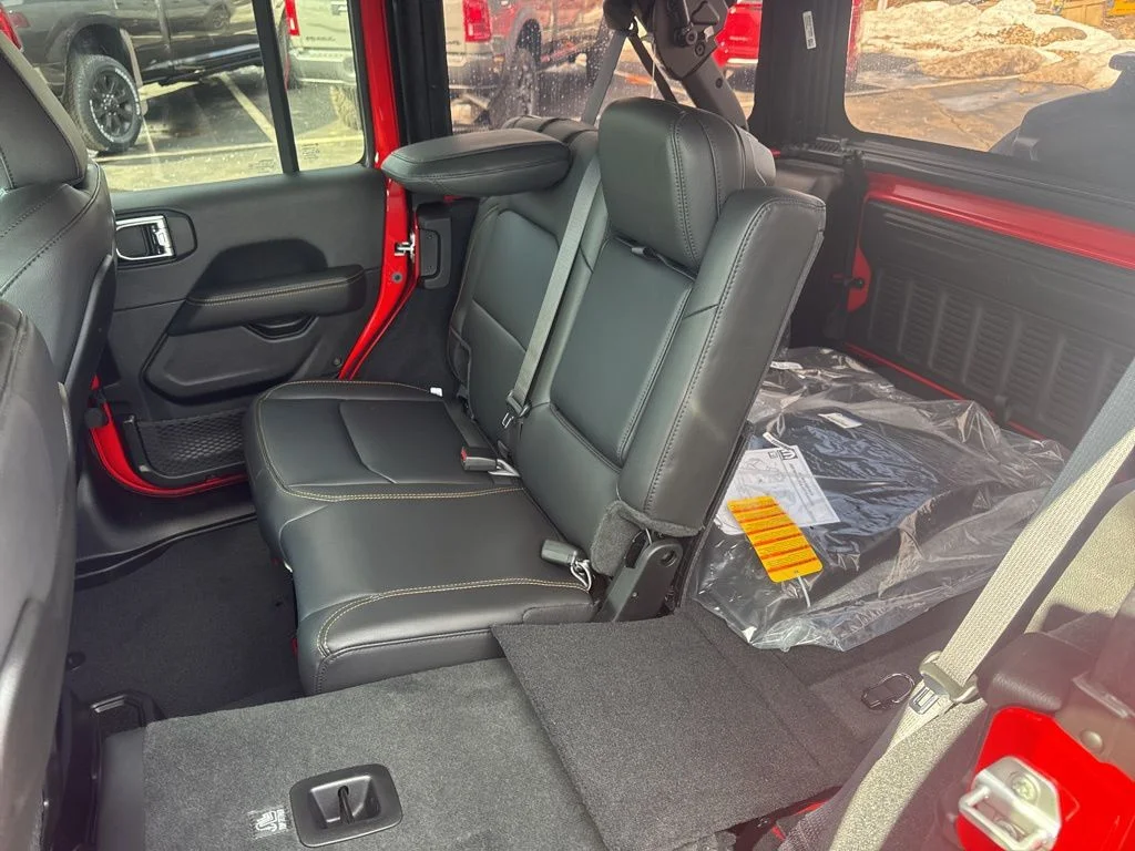New 2025 Firecracker Red Clear-Coat Exterior Paint Jeep Sahara image 35
