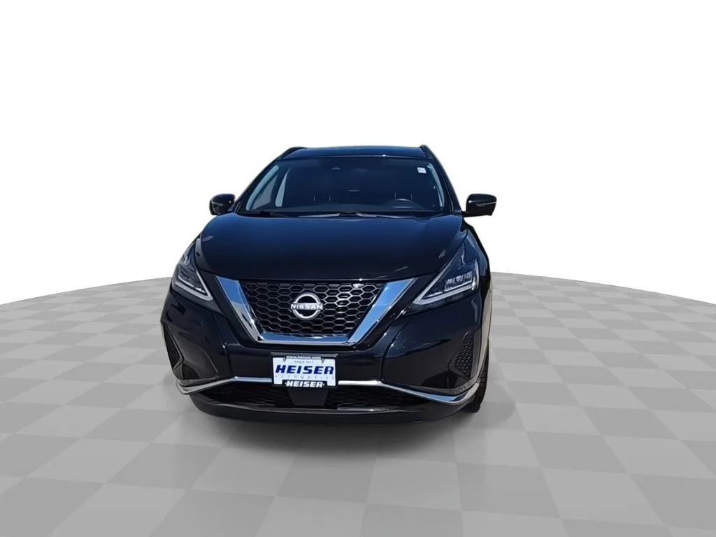 Used 2024  Nissan SV image 3