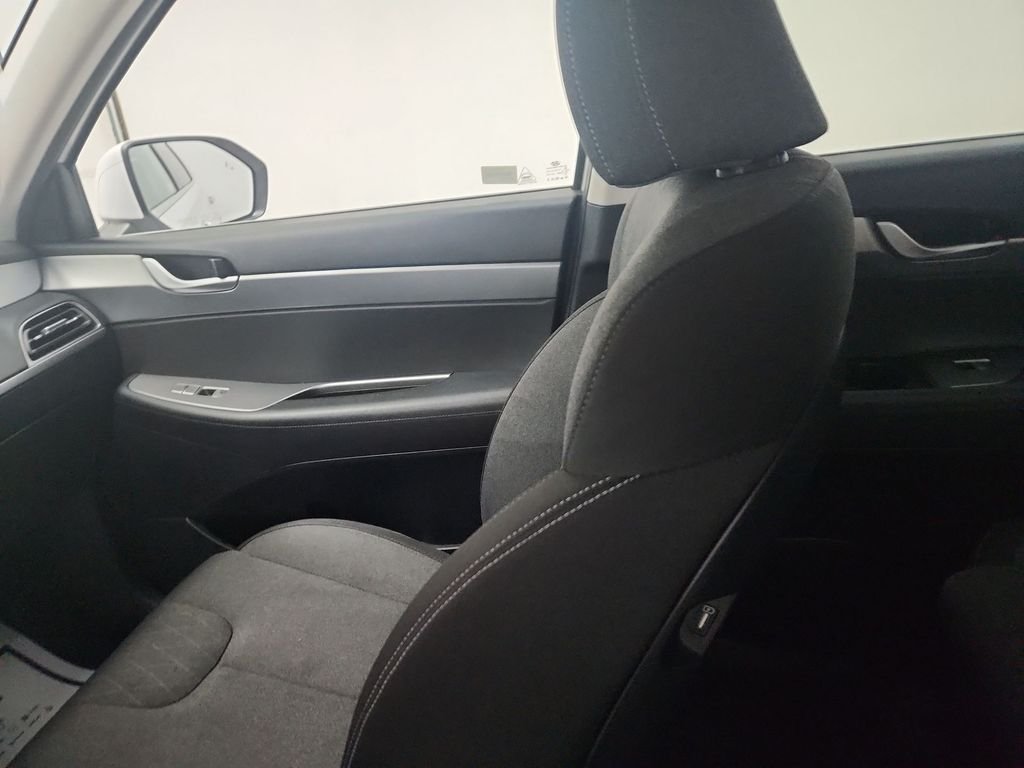Used 2020 White Hyundai SEL image 11