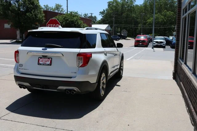 Used 2020 White Metallic Ford Platinum image 33