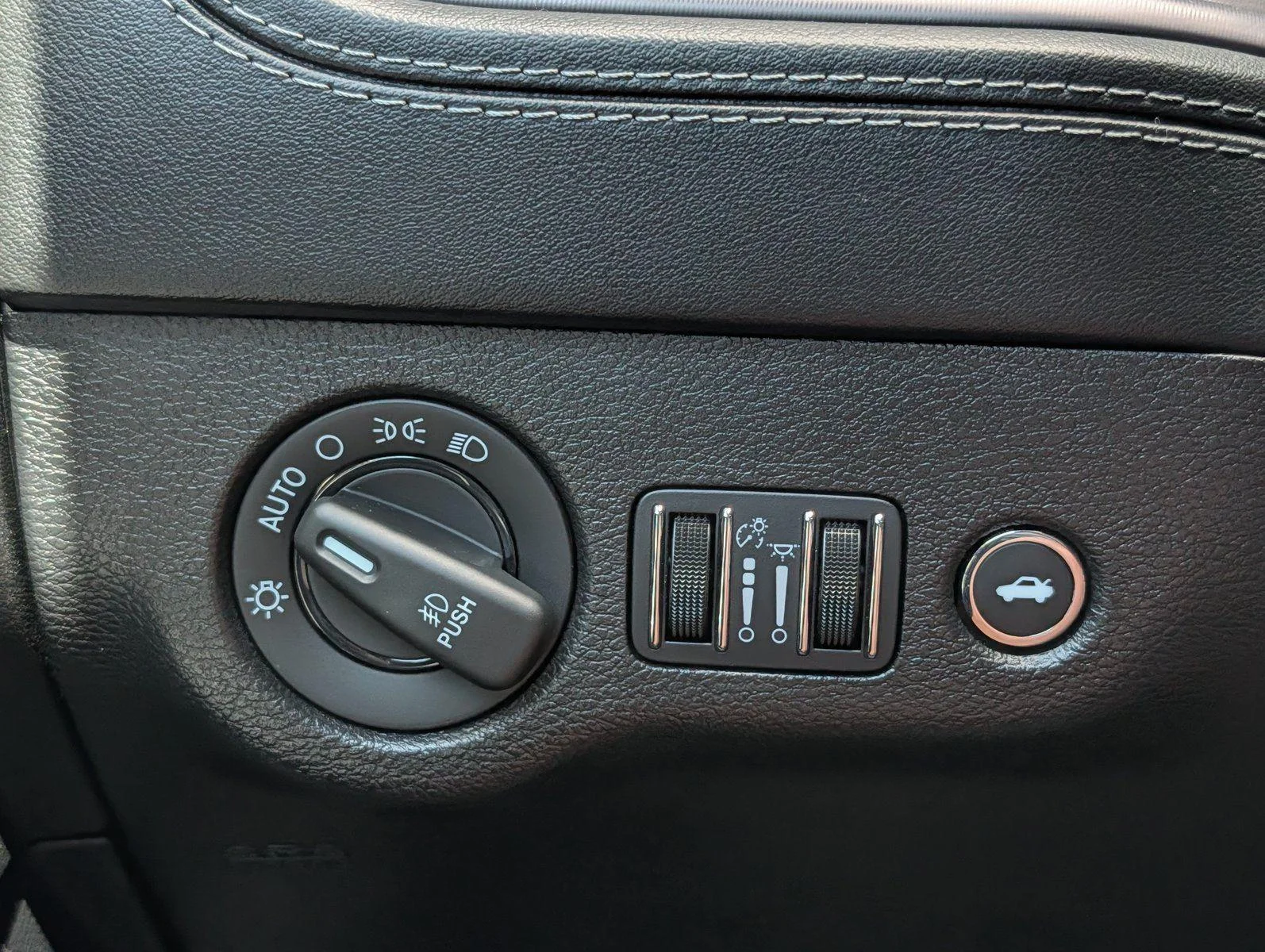 Used 2023 Go Mango Dodge Scat Pack image 29