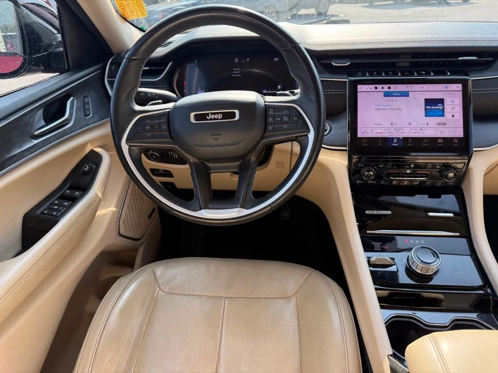 Used 2022 Red Jeep Limited image 8