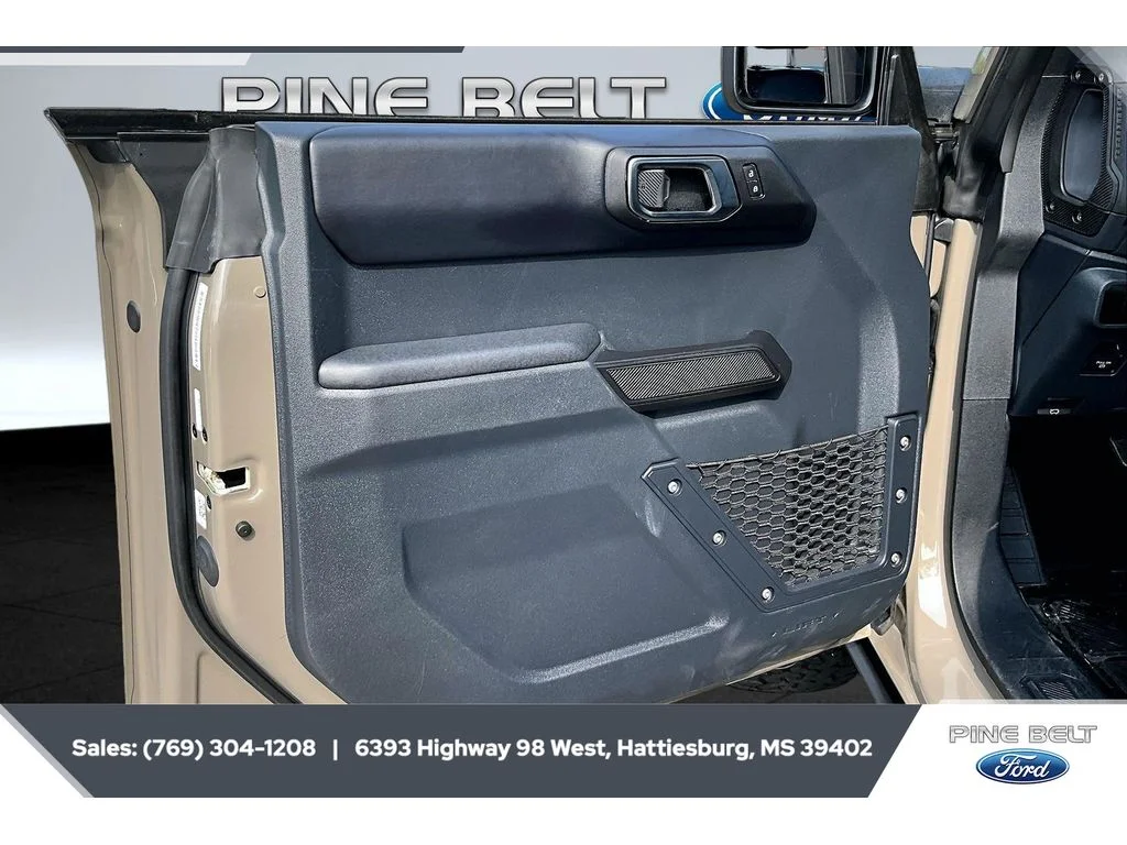 Used 2025 GRAY Ford Badlands image 17