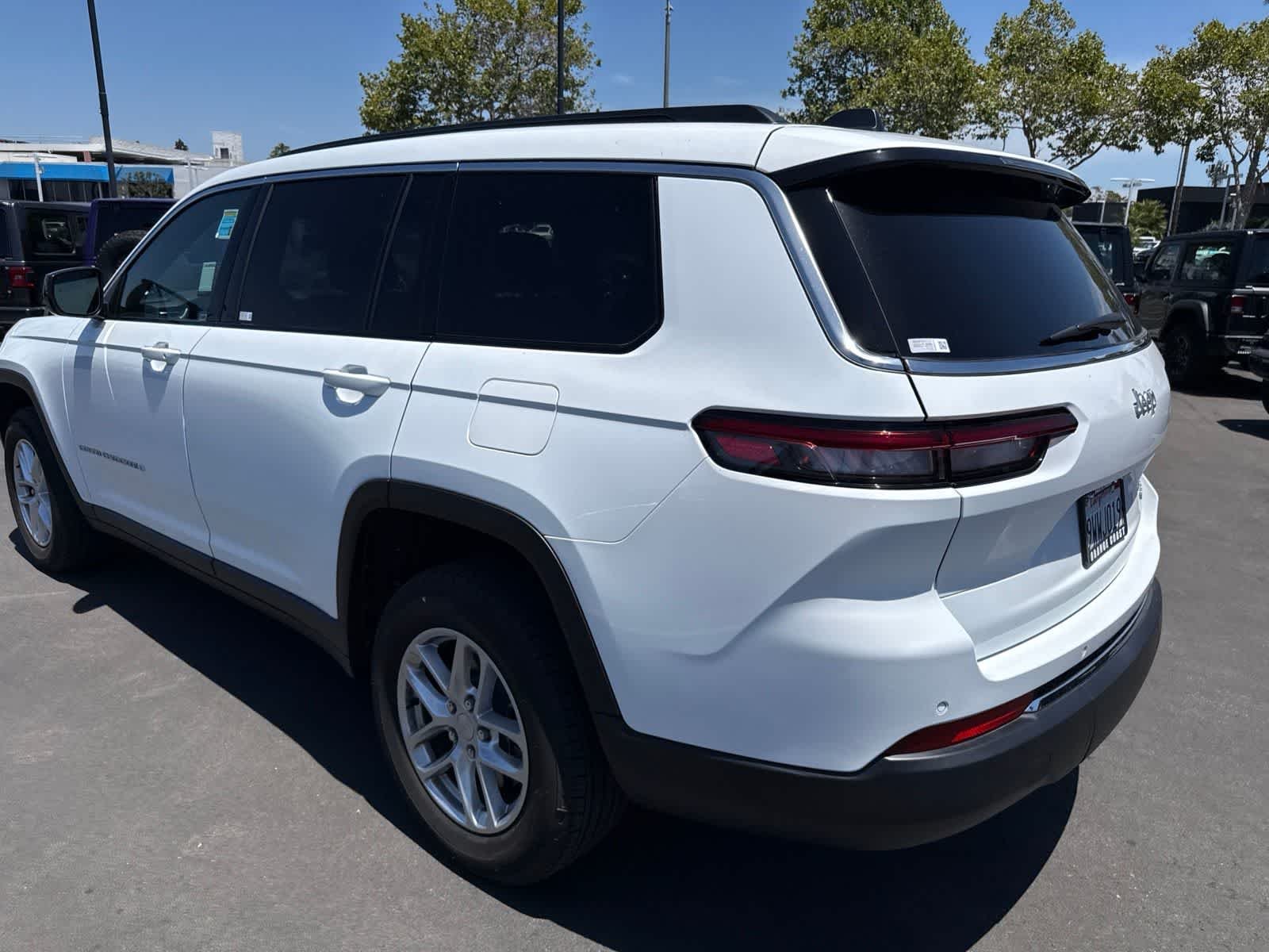 Used 2025 Bright White Clearcoat Jeep Laredo X image 20