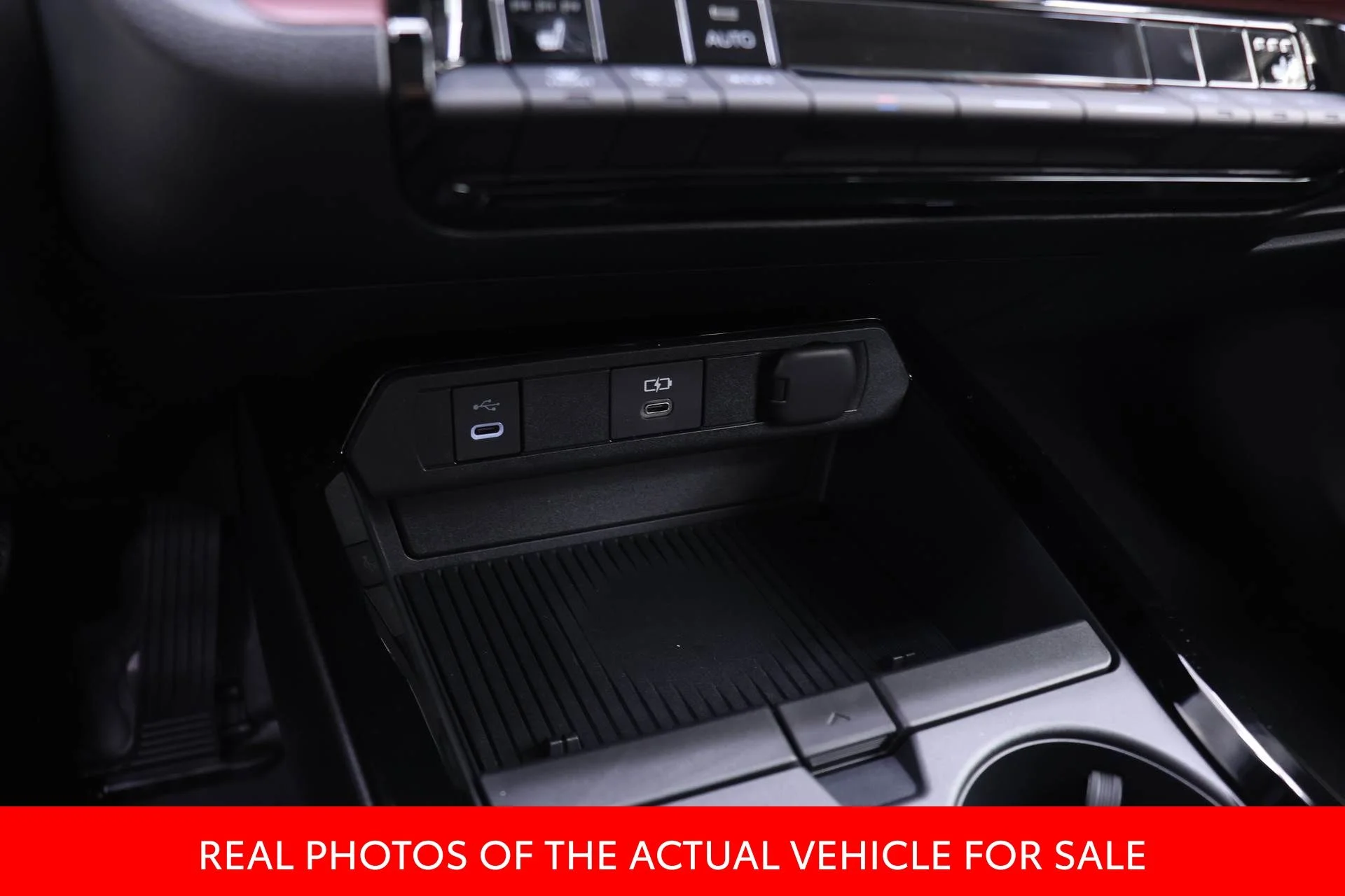 New 2026 Wind Chill Pearl <sup>1</sup> Toyota  XSE image 9