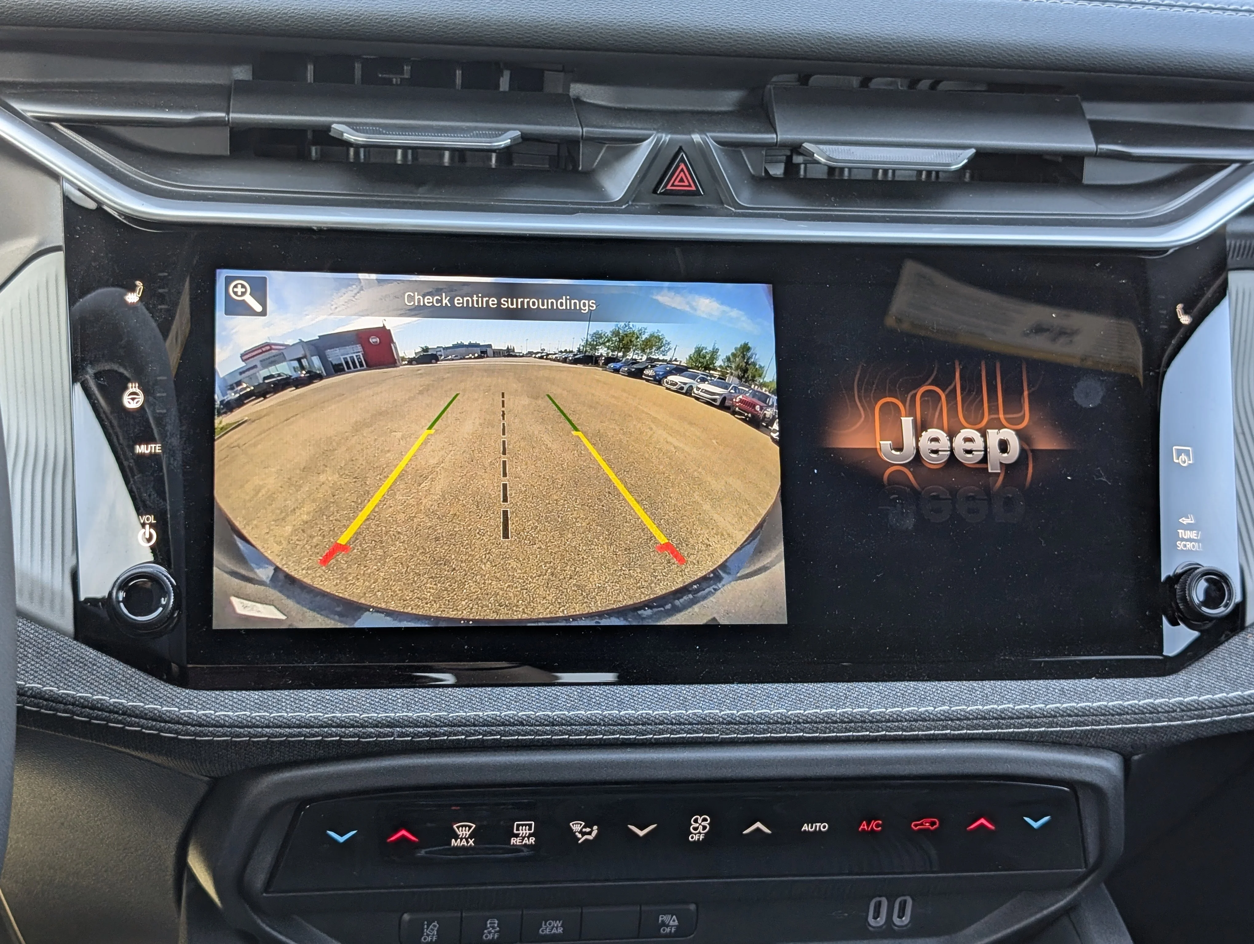 New 2026 Diamond Black Crystal Pearl Jeep Laredo image 28