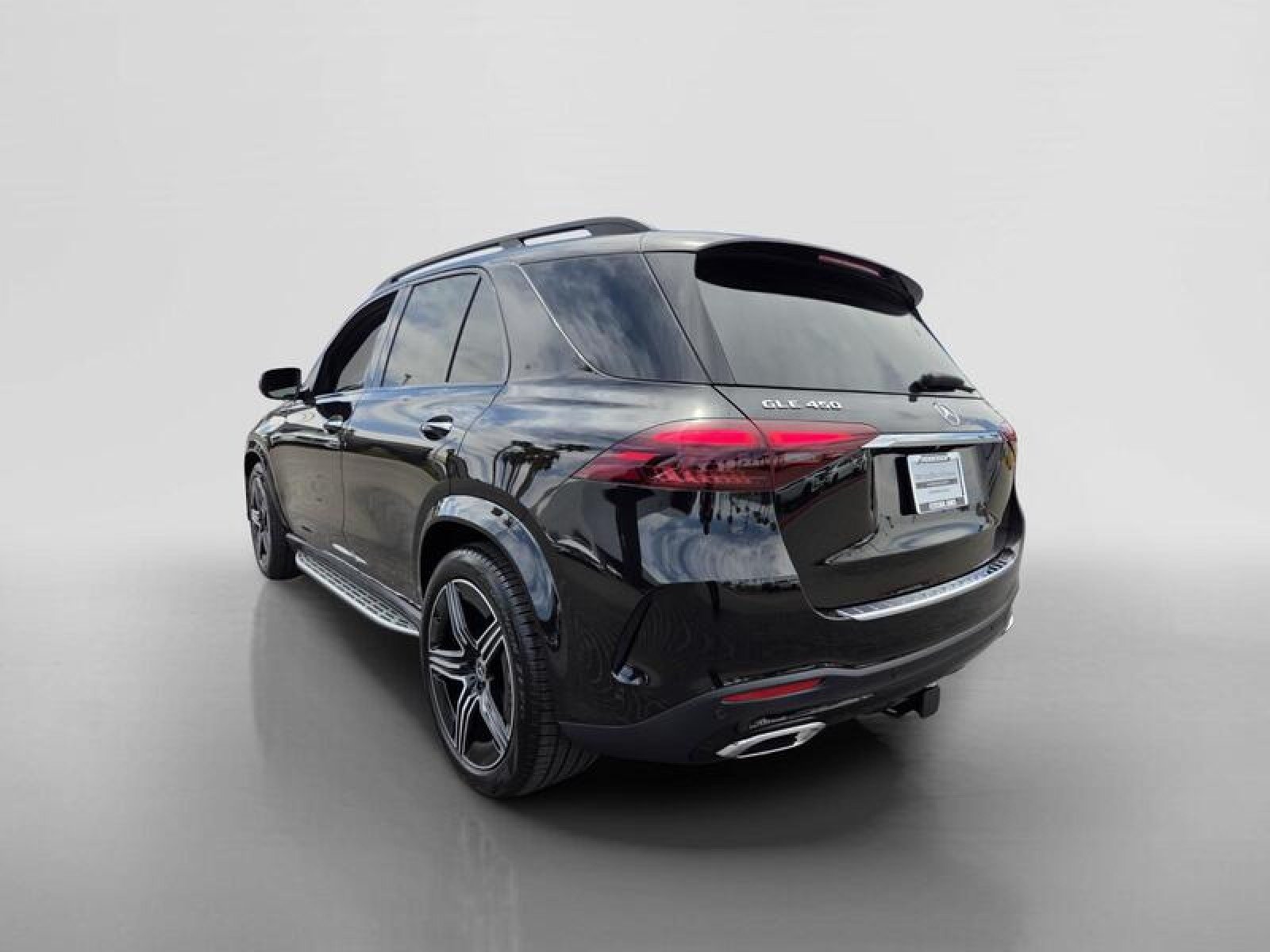New 2026 Obsidian Black Metallic Mercedes-Benz GLE 450 4MATIC® SUV image 3