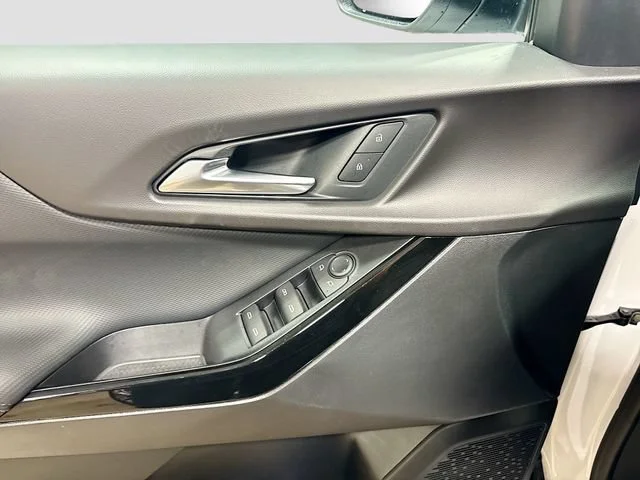 2027 Chevrolet Equinox LT - Photo 18