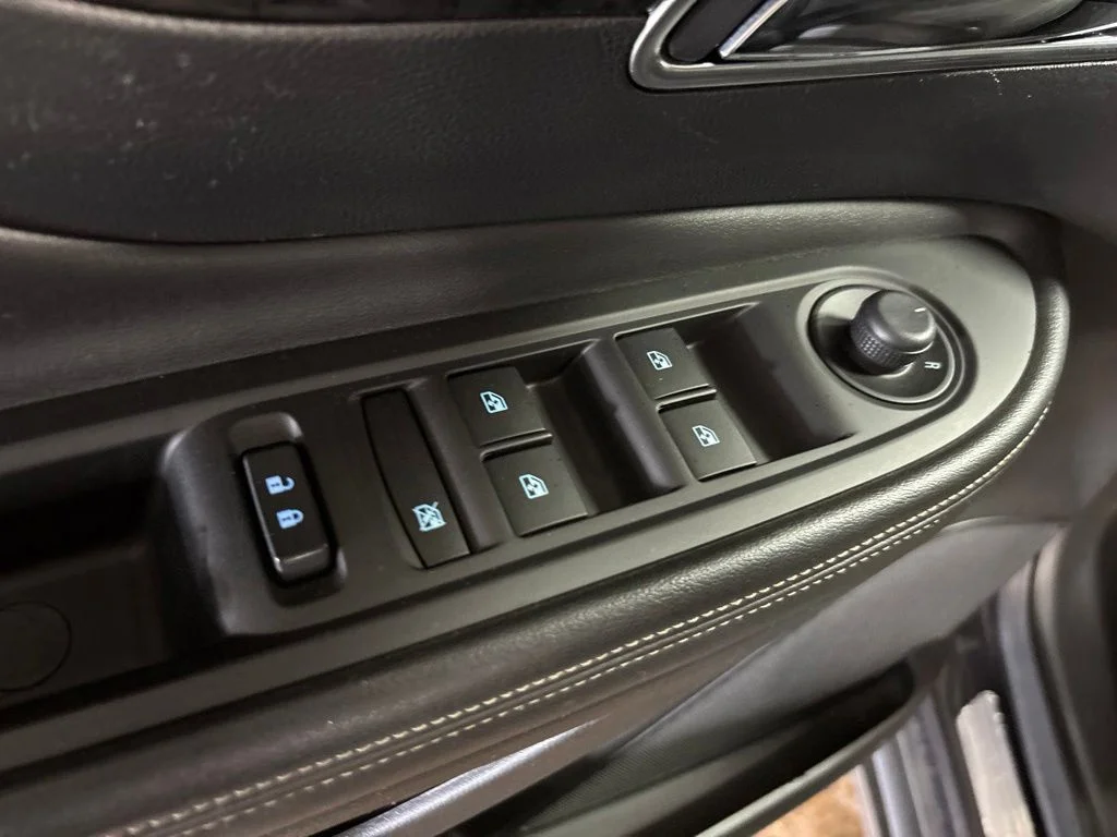 Used 2015 Black Buick Convenience image 22