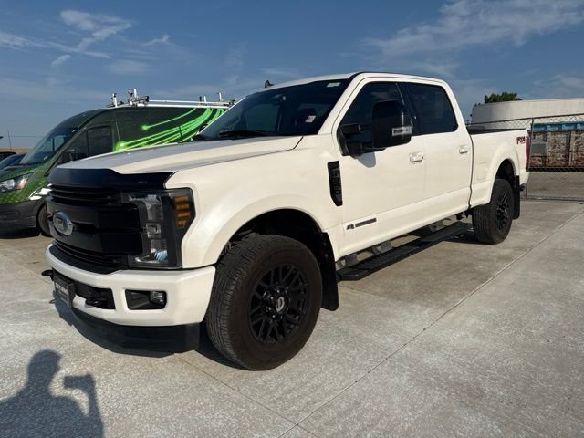 Used 2019  Ford Lariat image 2