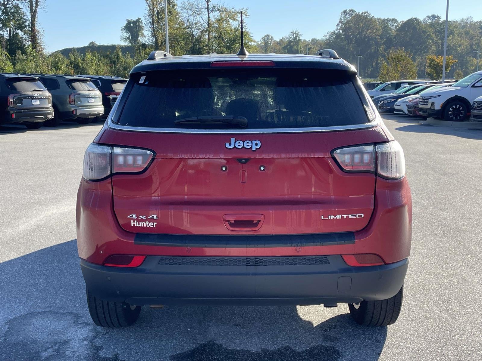 Used 2025 Red Hot Pearlcoat Jeep Limited image 27