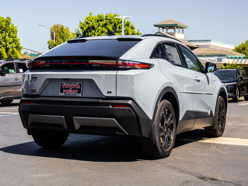 2026 Toyota C-HR SE - Photo 10
