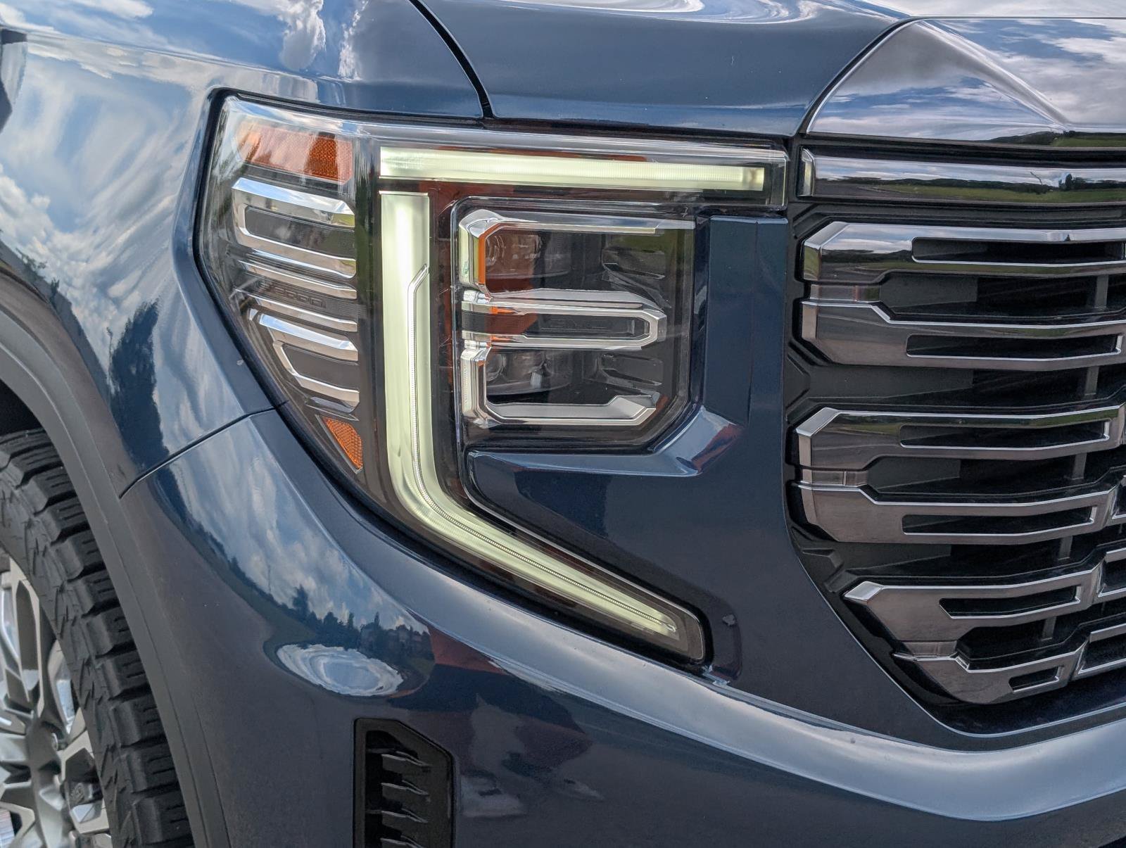 Used 2023 Pacific Blue Metallic GMC Denali Ultimate image 4