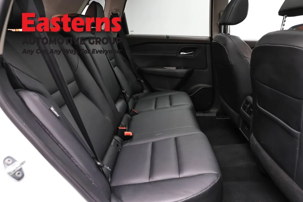 Used 2023 White Nissan SV image 22