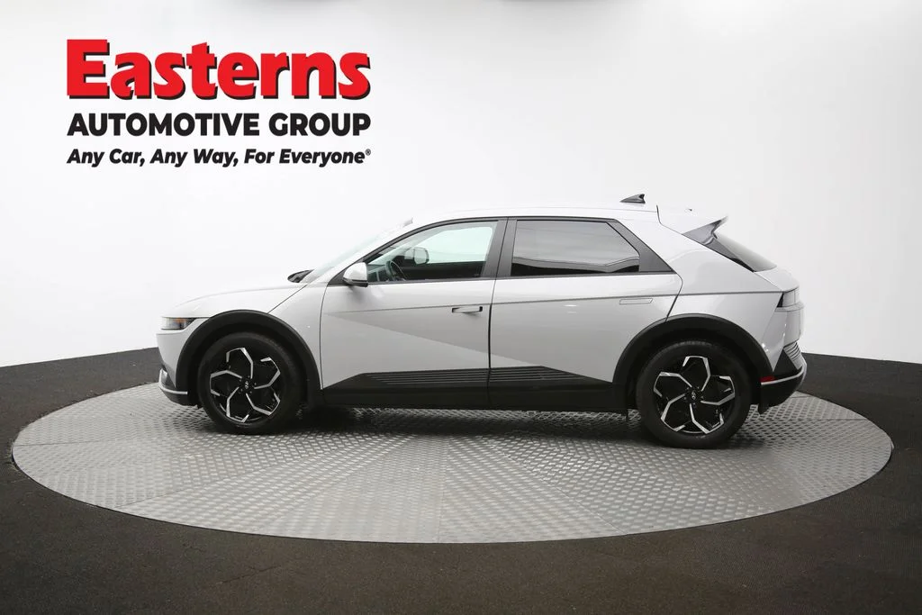 Used 2023 Gray Hyundai SE image 57