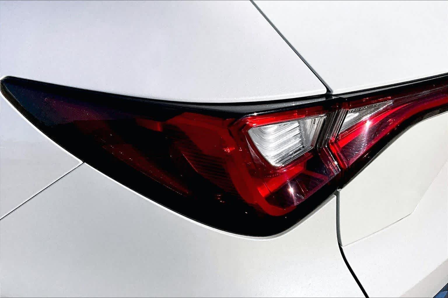 Used 2023 Platinum White Pearl Acura w/Technology Package image 29