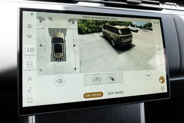 New 2026  Land Rover SE image 24