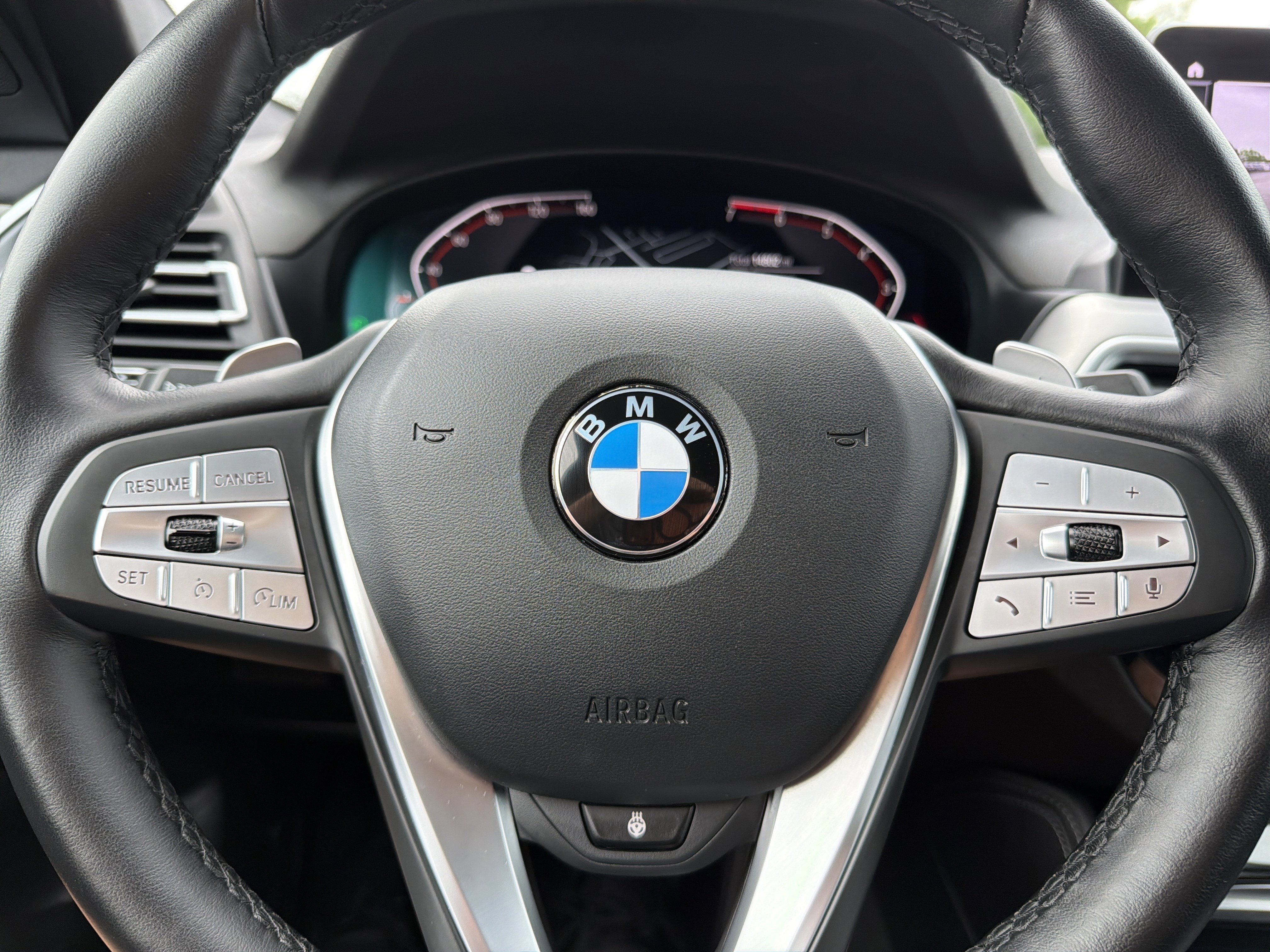 Used 2025 Mineral White Metallic BMW xDrive30i image 12