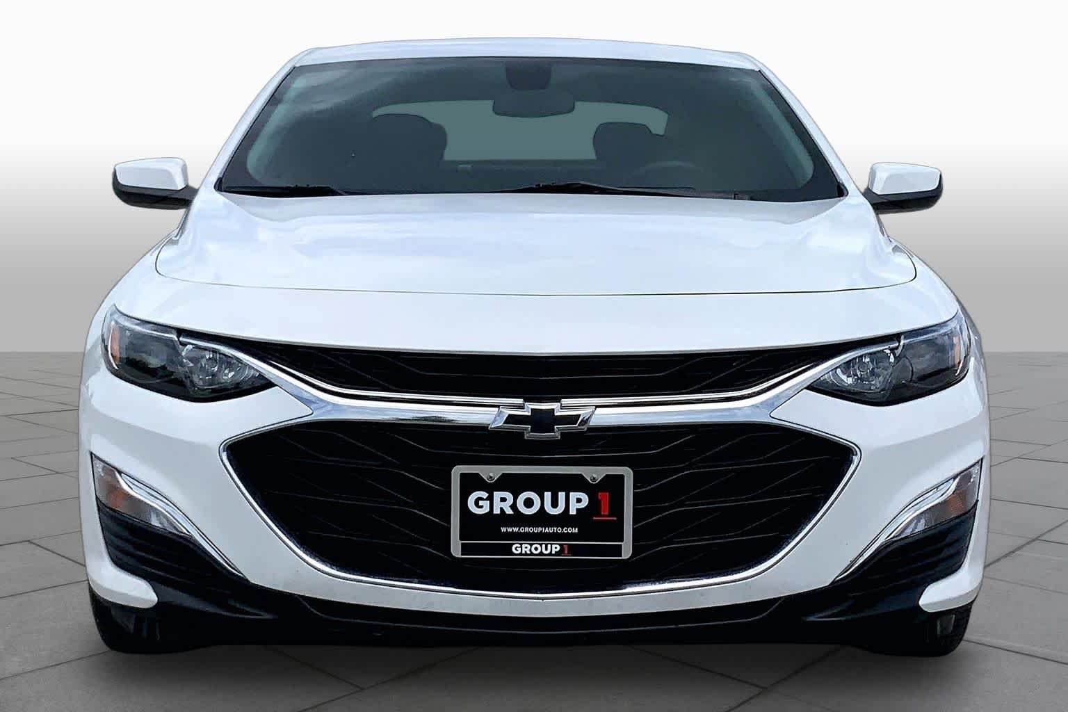 Used 2022 Summit White Chevrolet RS image 4