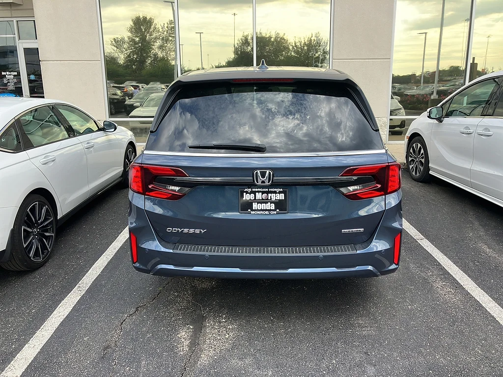 Certified Used 2026 Smoke Blue Pearl Honda Touring image 7