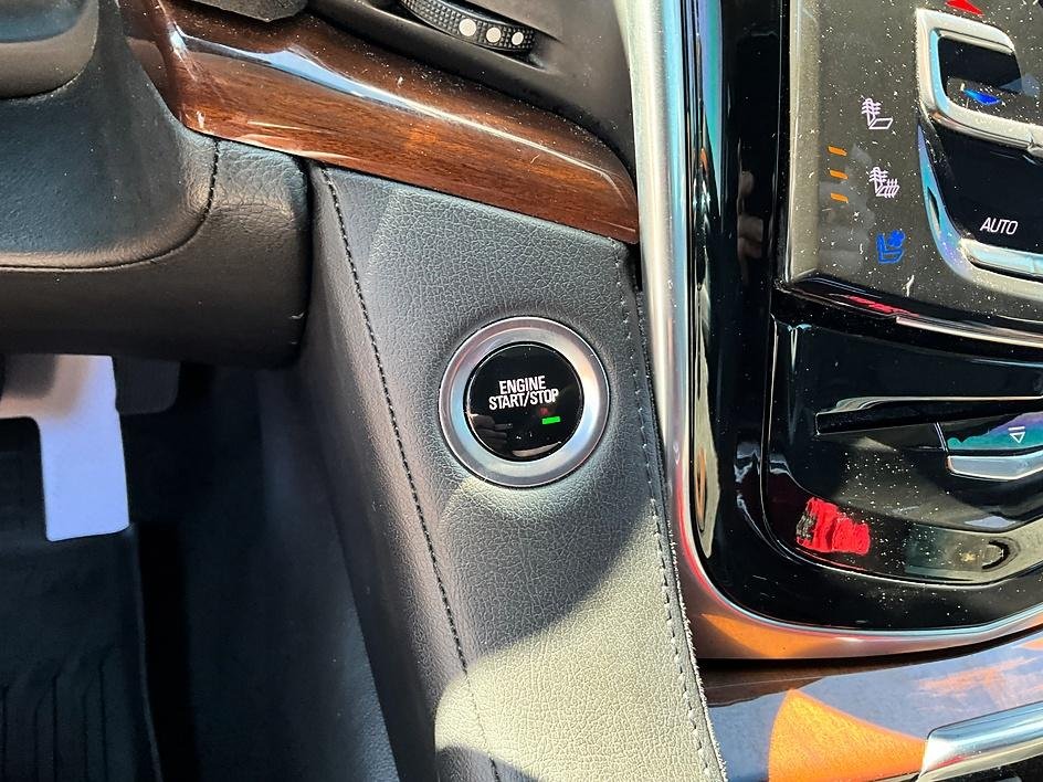 Used 2020 White Cadillac Luxury image 21