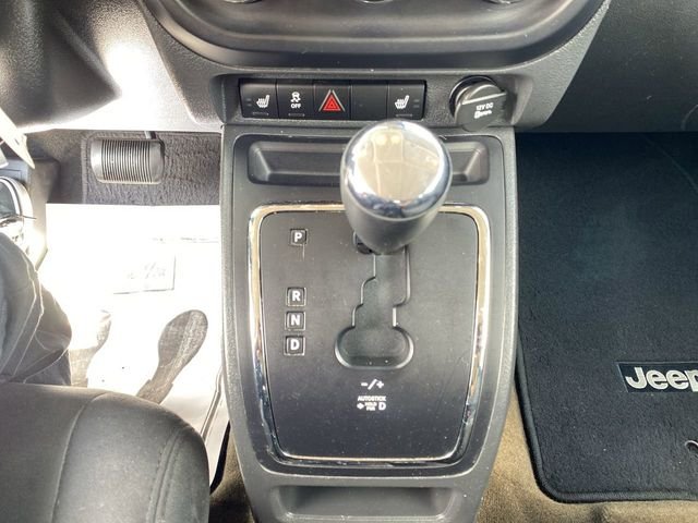 Used 2016 Silver Jeep Latitude image 19